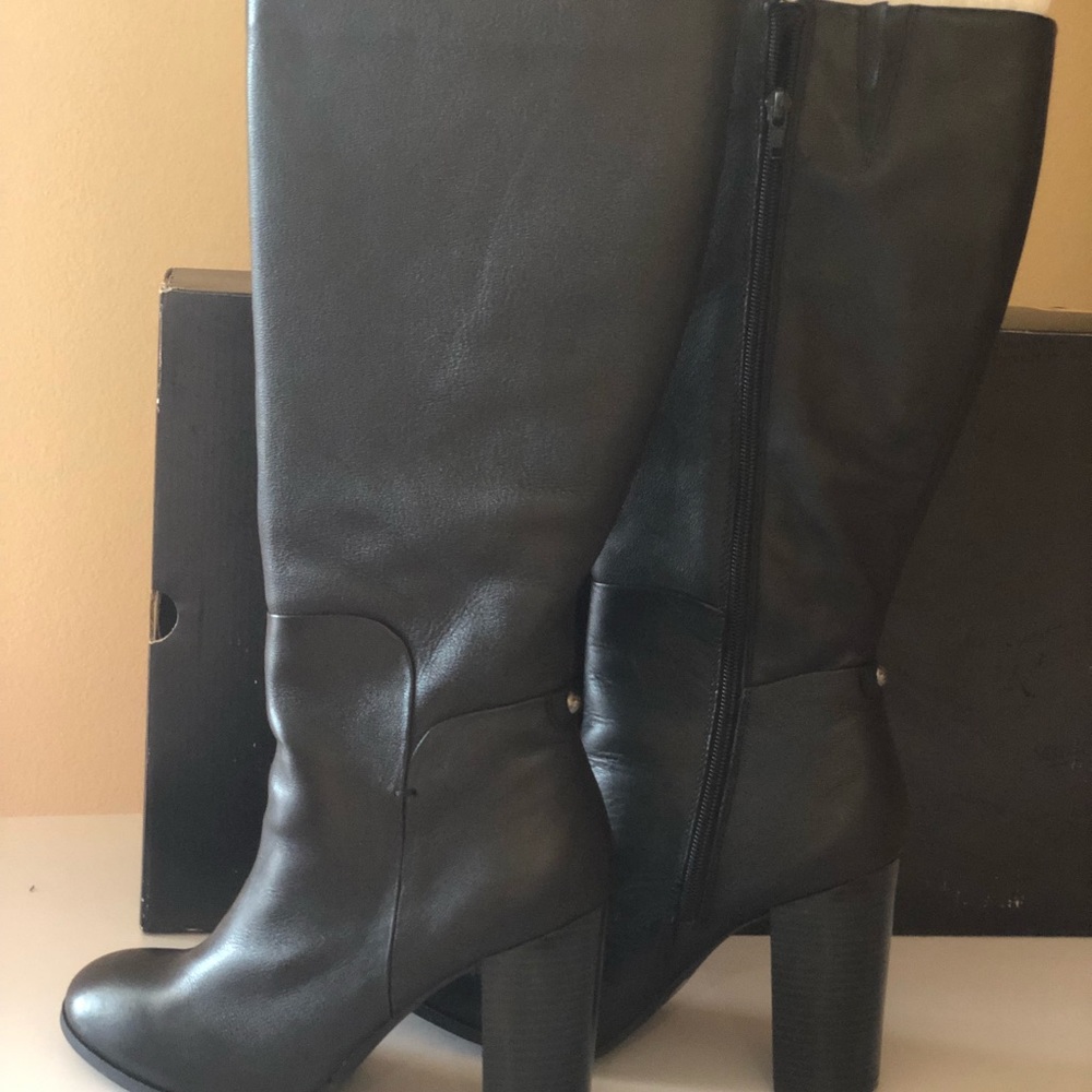 Liz & co boots size 9